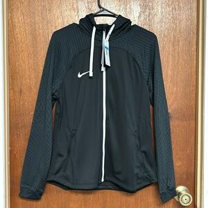 NIKE WOMENS MEDIUM FULL-ZIP PATTERNED JACKET